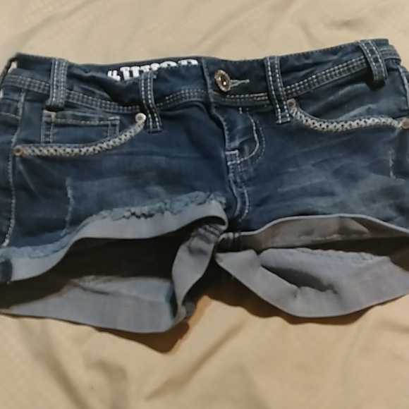 Shorts - Picture 4 of 4